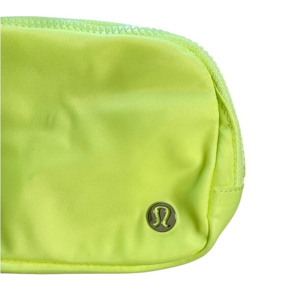 New Lululemon Everywhere Belt Bag 1L Fanny Pack Crossbody Adjustable Neo Mint - Picture 9 of 11